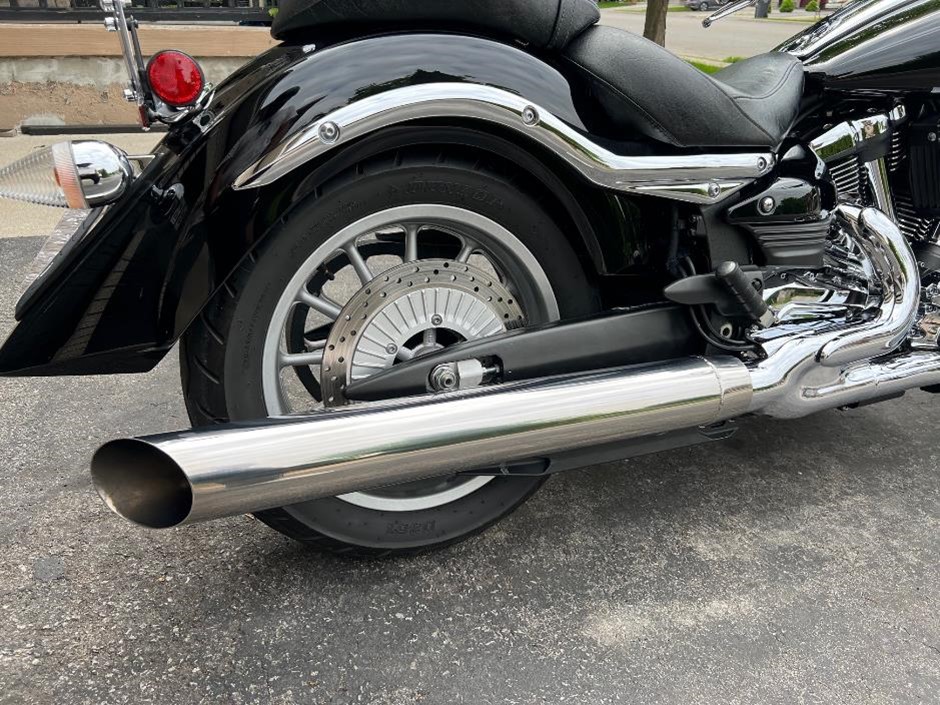 Yamaha roadliner exhaust outlet